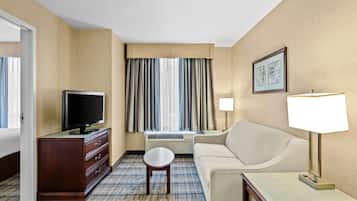 Suite, 1 Queen Bed with Sofa bed, Non Smoking (1 Bedroom, 1 person Sofabed) | Premium bedding, in-room safe, desk, laptop workspace