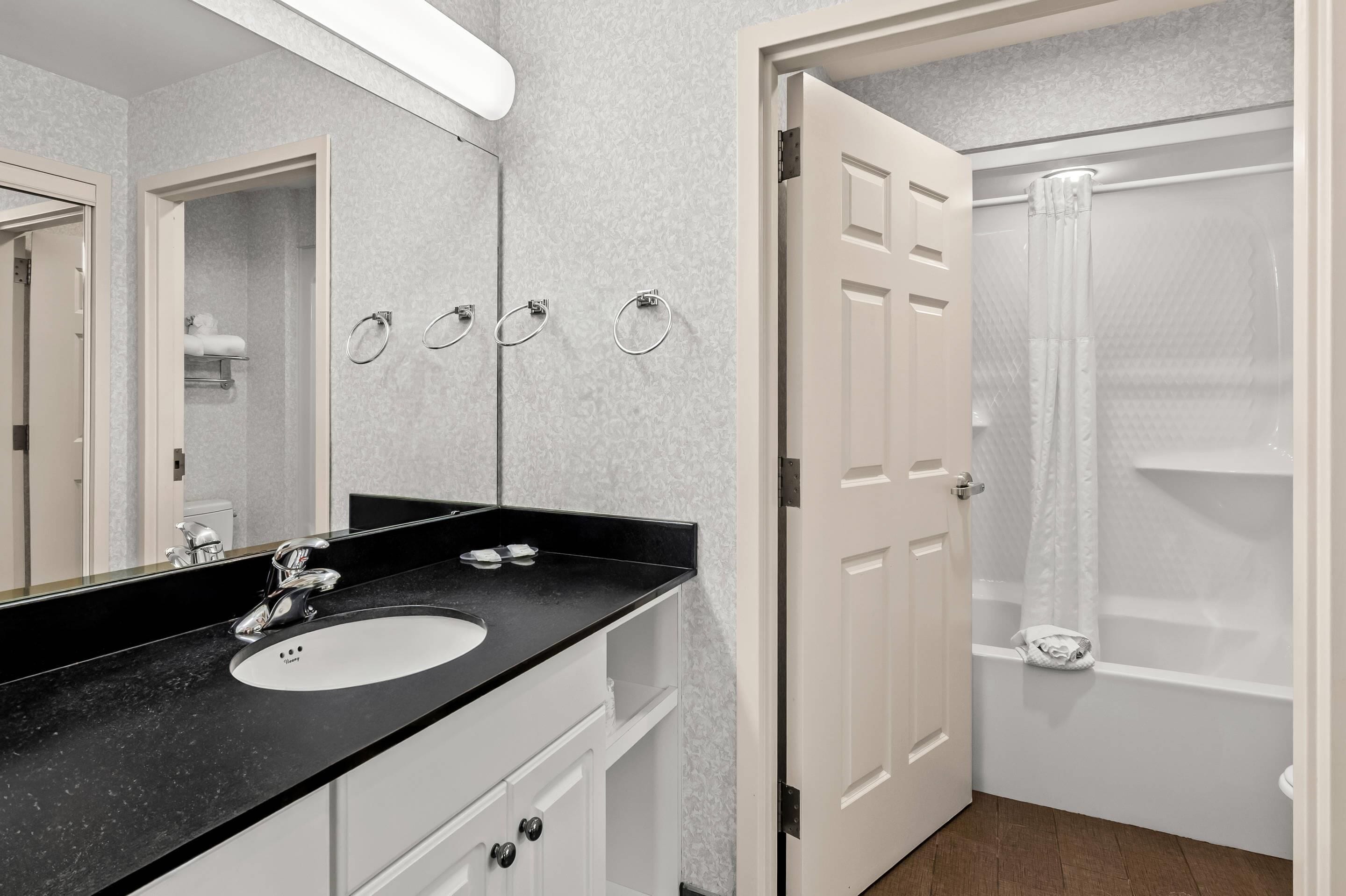 premium bedding, in-room safe, desk, laptop workspace