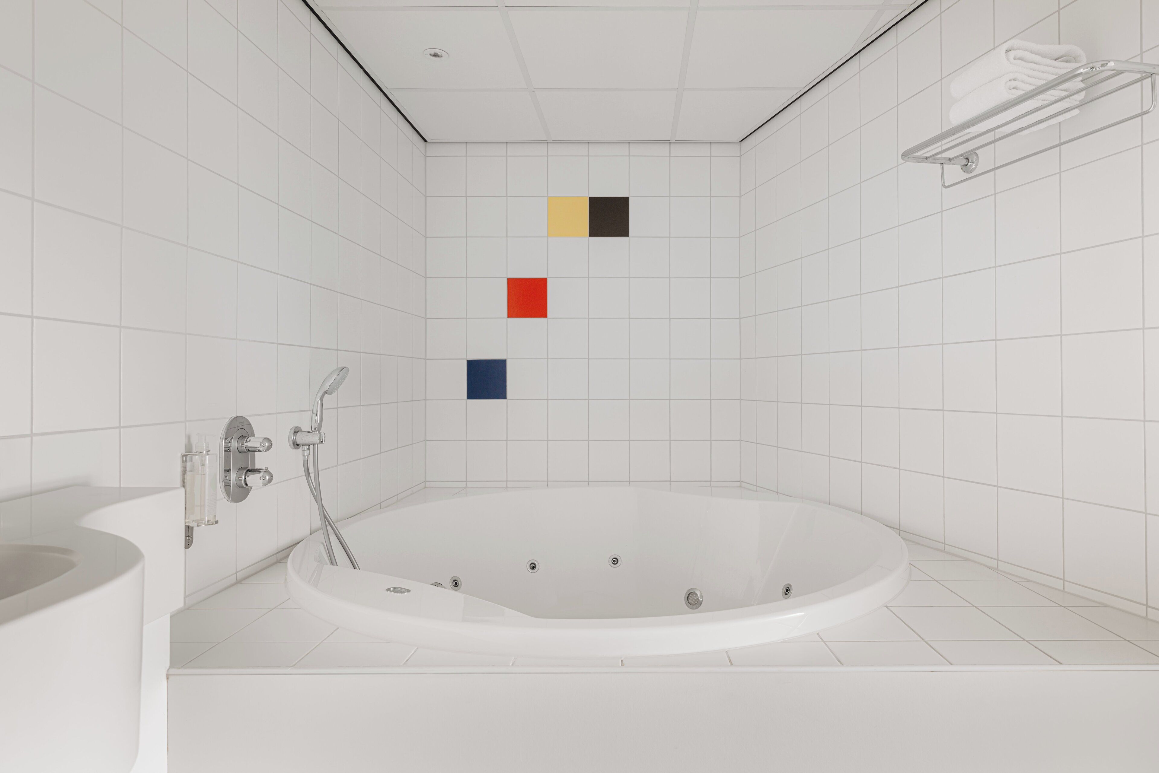 separate bathtub and shower, deep-soaking bathtub, free toiletries