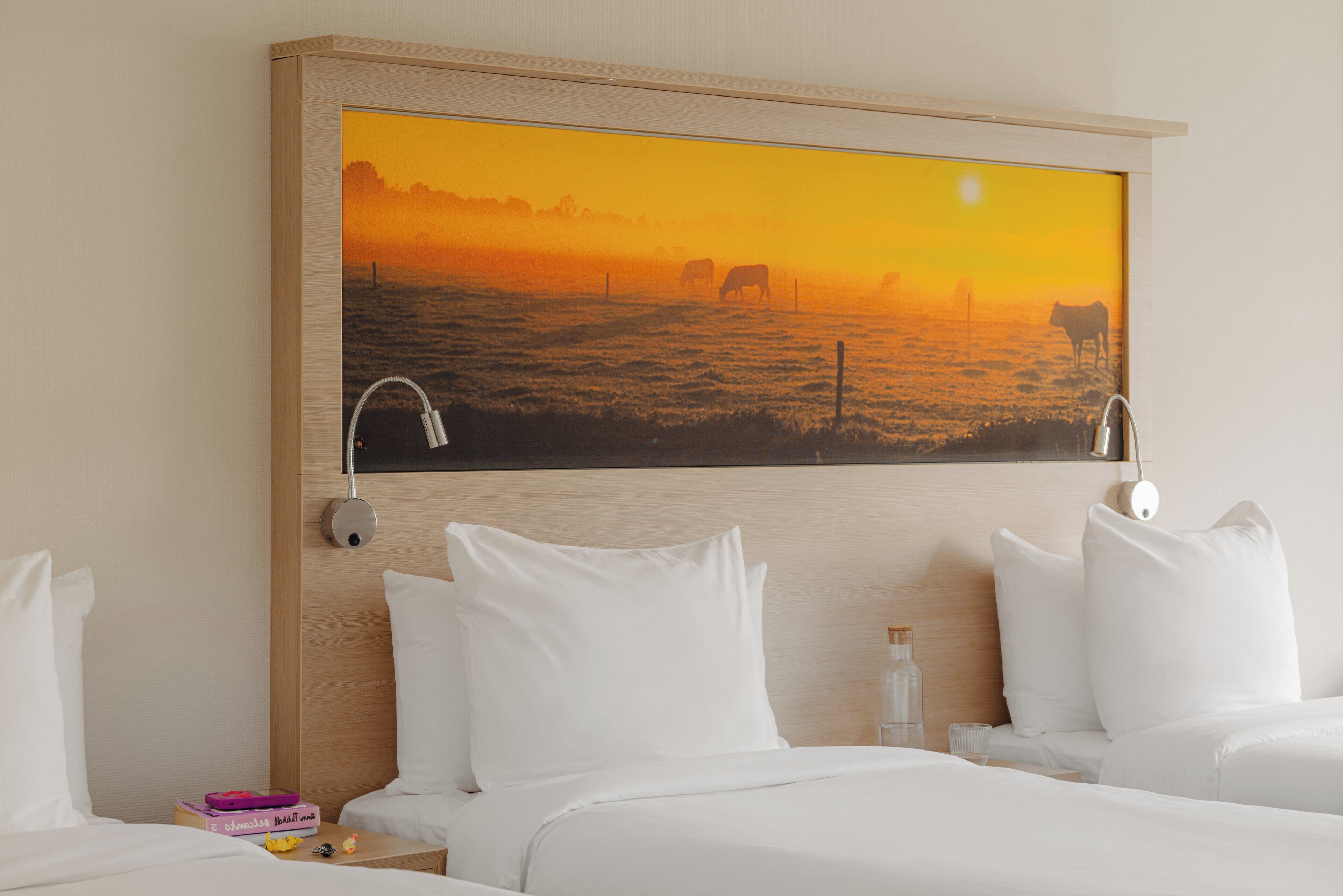 Comfort kamer (3 Single Beds) | Luxe beddengoed, een kluis op de kamer, een bureau