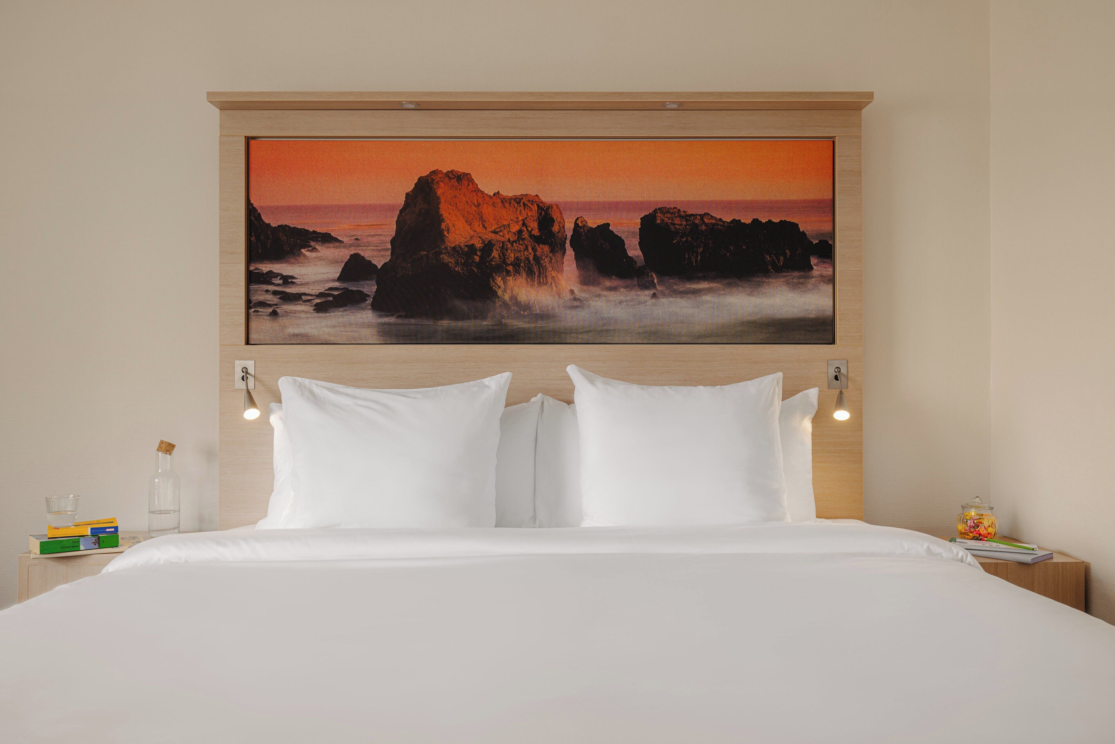 comfort room, 1 king bed | premium bedding, in-room safe, desk, blackout curtains