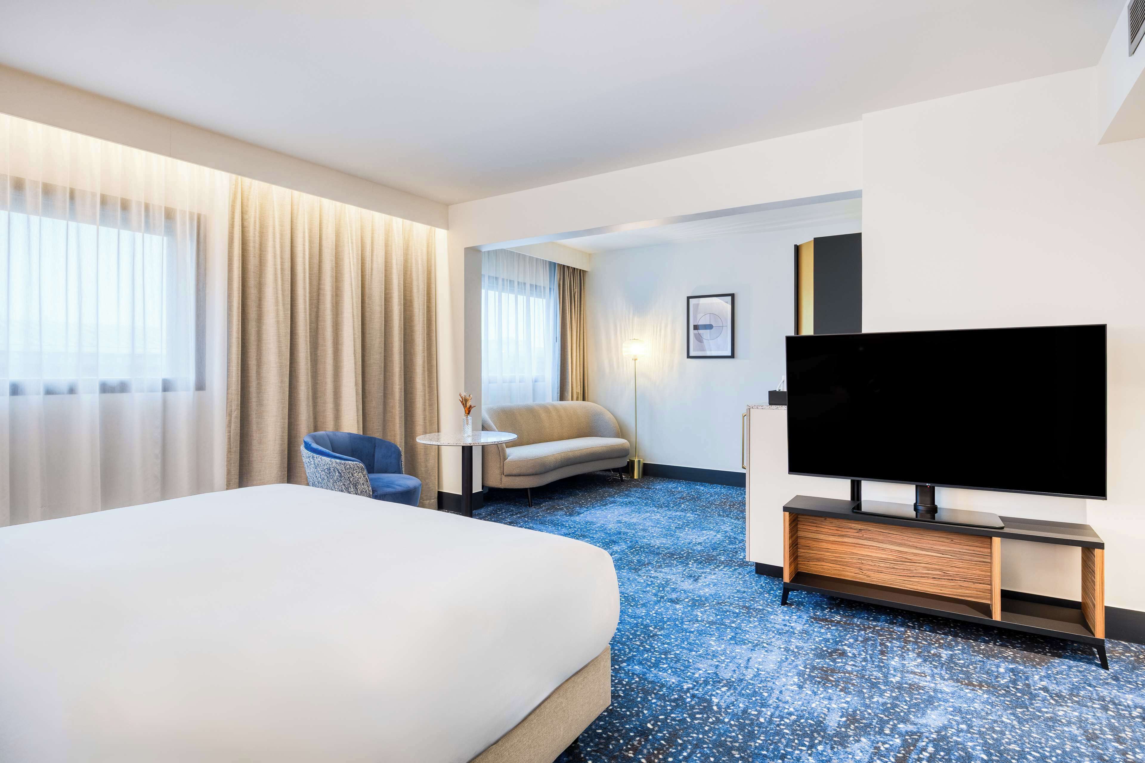 room, 1 king bed | living area | lcd tv, pay films