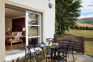 Deluxe Room, 1 Double Bed | Terrace/patio