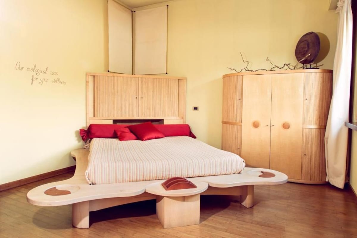 Junior Suite | Down comforters, minibar, in-room safe, desk