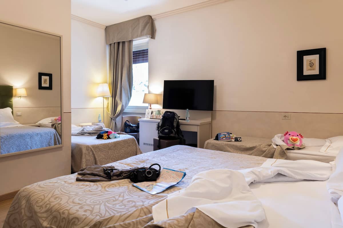 1 habitación, ropa de cama hipoalergénica y minibar