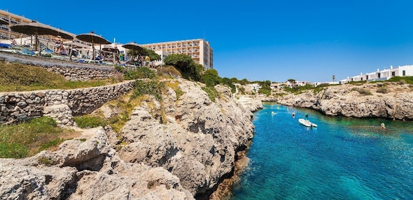 Una spiaggia nelle vicinanze, immersioni subacquee