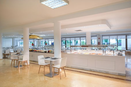 Frühstück, Mittagessen und Abendessen. Globales Playa Santa Ponsa
