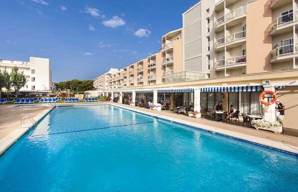 Indoor pool, outdoor pool