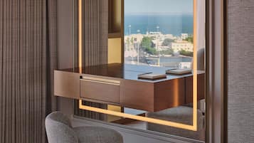 Italienske Frette-laken, sengetøy av topp kvalitet, dundyner og minibar
