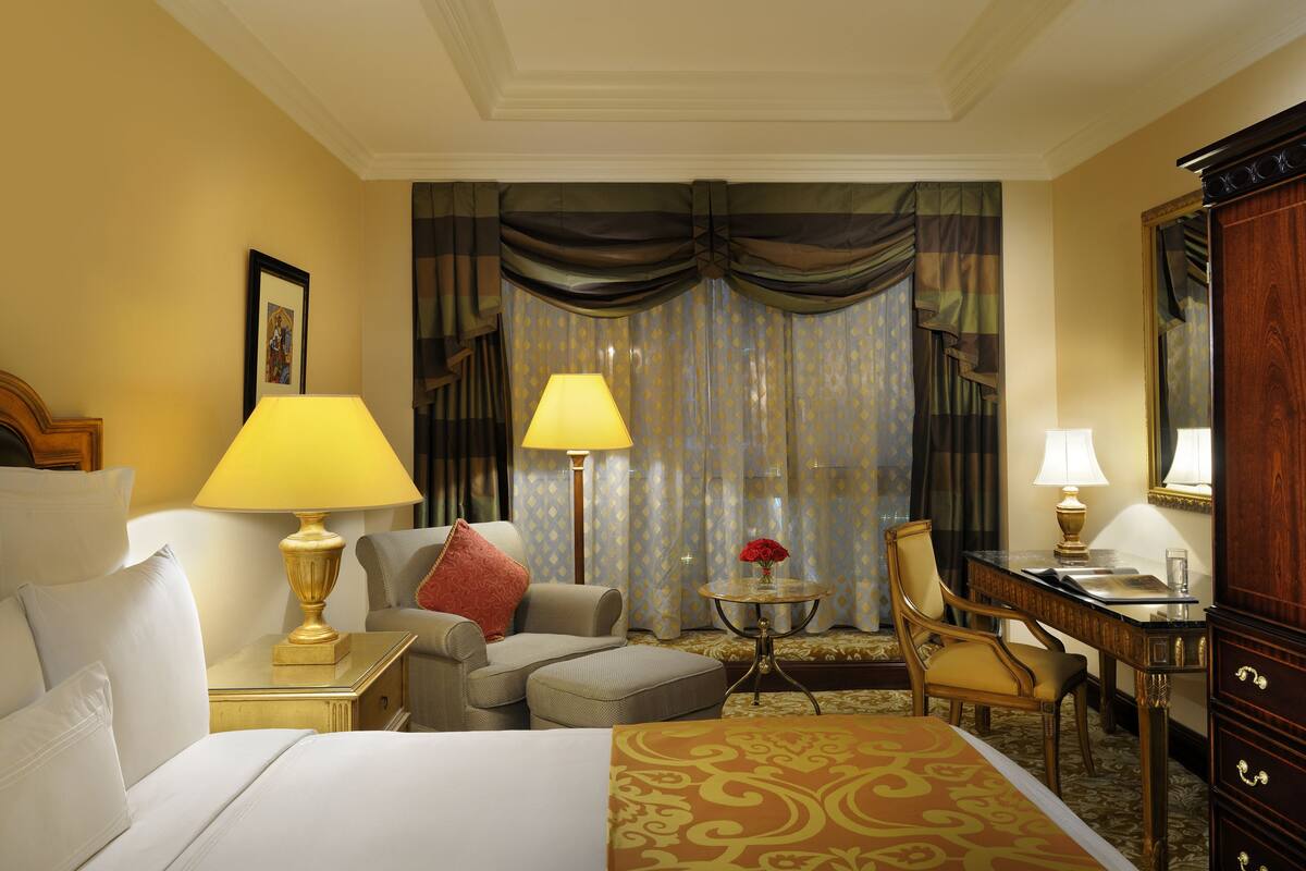 Executive Suite, 1 Bedroom | Frette Italian sheets, premium bedding, down comforters, minibar
