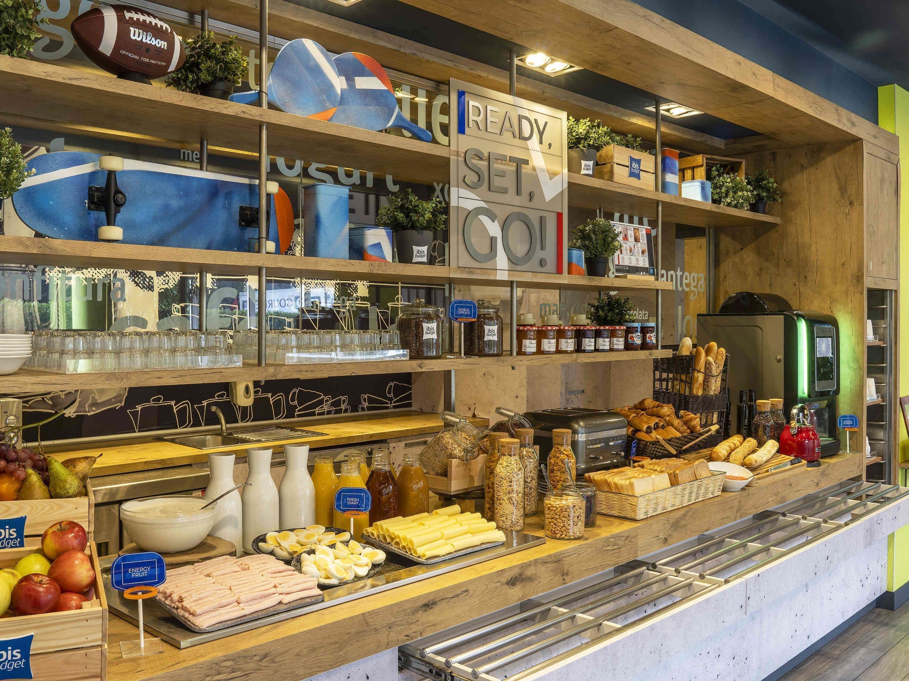 Se ofrece un desayuno bufé todos los días (7.50 EUR por persona)