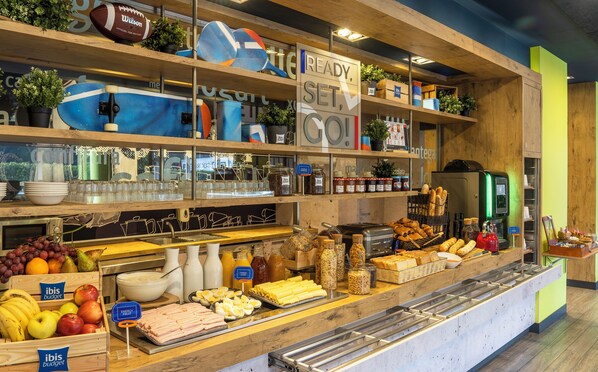 Desayuno buffet diario (EUR 7.50 por persona)