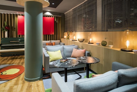 Sala de estar en el lobby