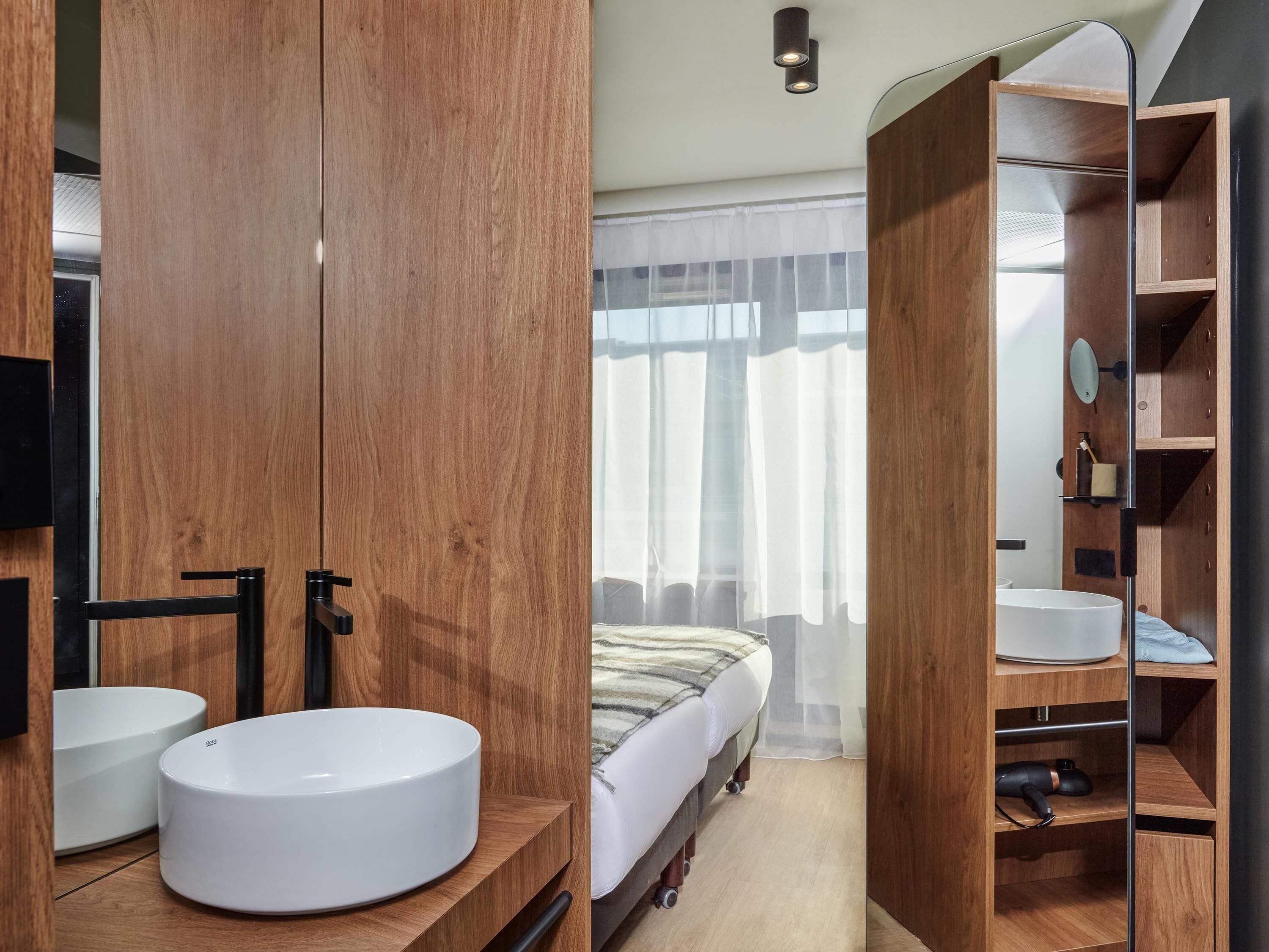 Een kluis op de kamer, een bureau, gratis babybedden, gratis wifi