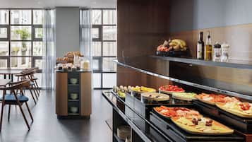 Desayuno continental (CHF 17 por persona)