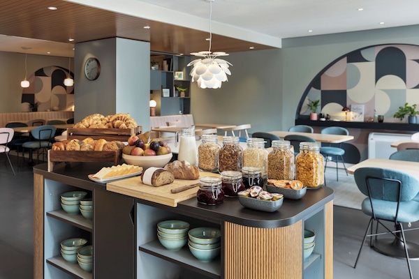 Daily continental breakfast for a fee