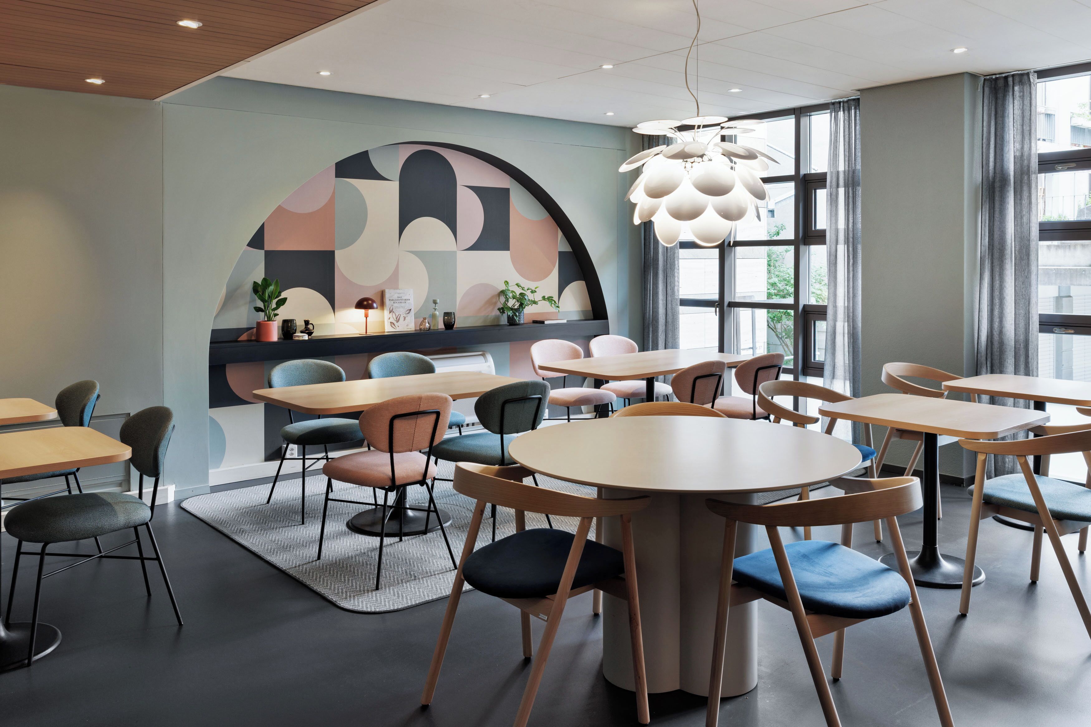 daily continental breakfast (chf 17 per person)