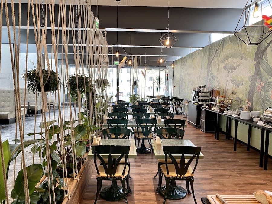 每日供应欧陆式早餐(每人 CHF 15)