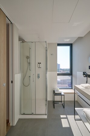 Executive Suite | Bathroom