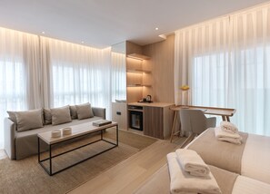 1 bedroom, minibar, in-room safe, desk