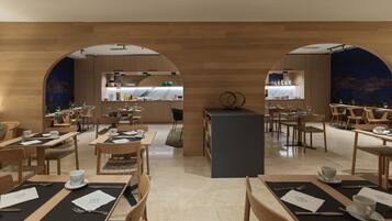 Breakfast, lunch, dinner served; Regional cuisine