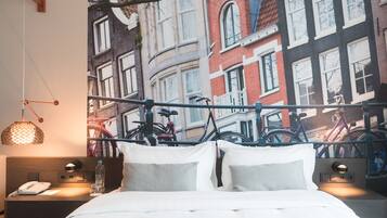 Premium bedding, in-room safe, desk, blackout drapes