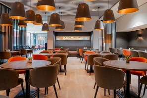 Lunch and dinner served - Steigenberger Airport Hotel Amsterdam (Schiphol)