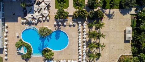 Indoor pool, outdoor pool, sun loungers
