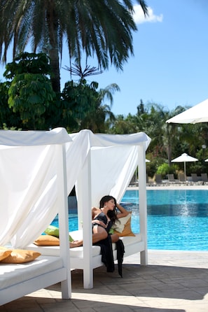 Indoor pool, outdoor pool, sun loungers