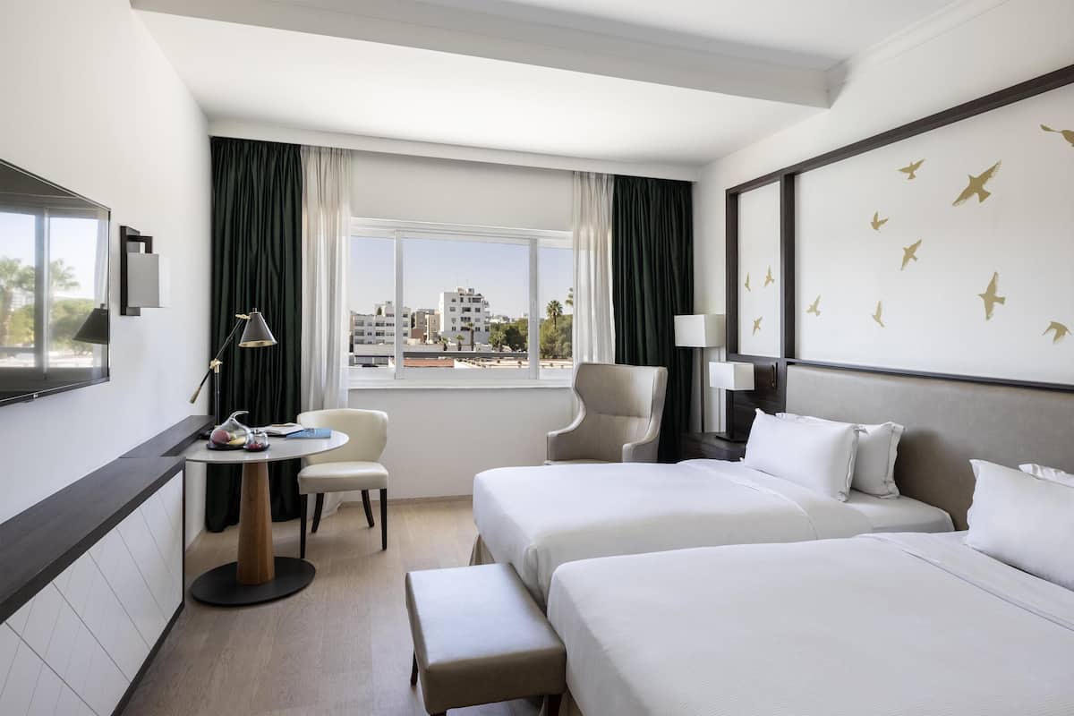 Tomannsrom | Sengetøy av topp kvalitet, dundyner, senger med overmadrass og minibar