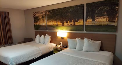 Days Inn & Suites by Wyndham Huntsville