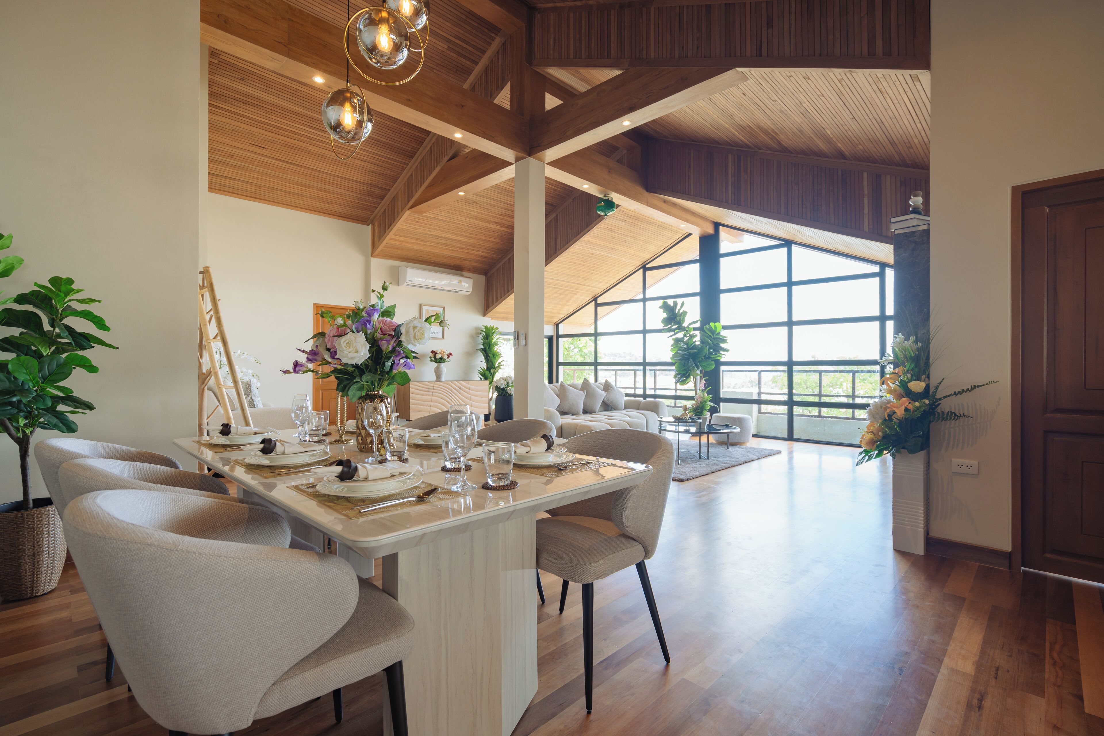 Luxury Penthouse Rooftop | In-room dining