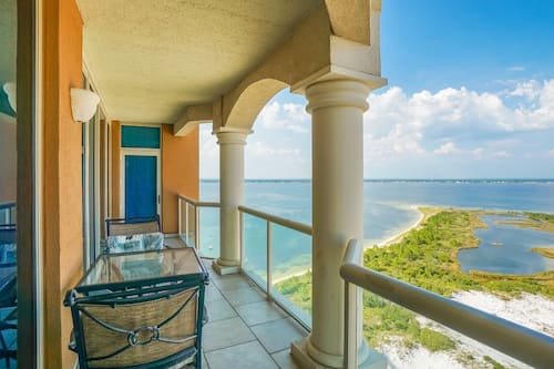 Deluxe 2 Bedrooms 2.5 Bath Condo, Waterview | Balcony