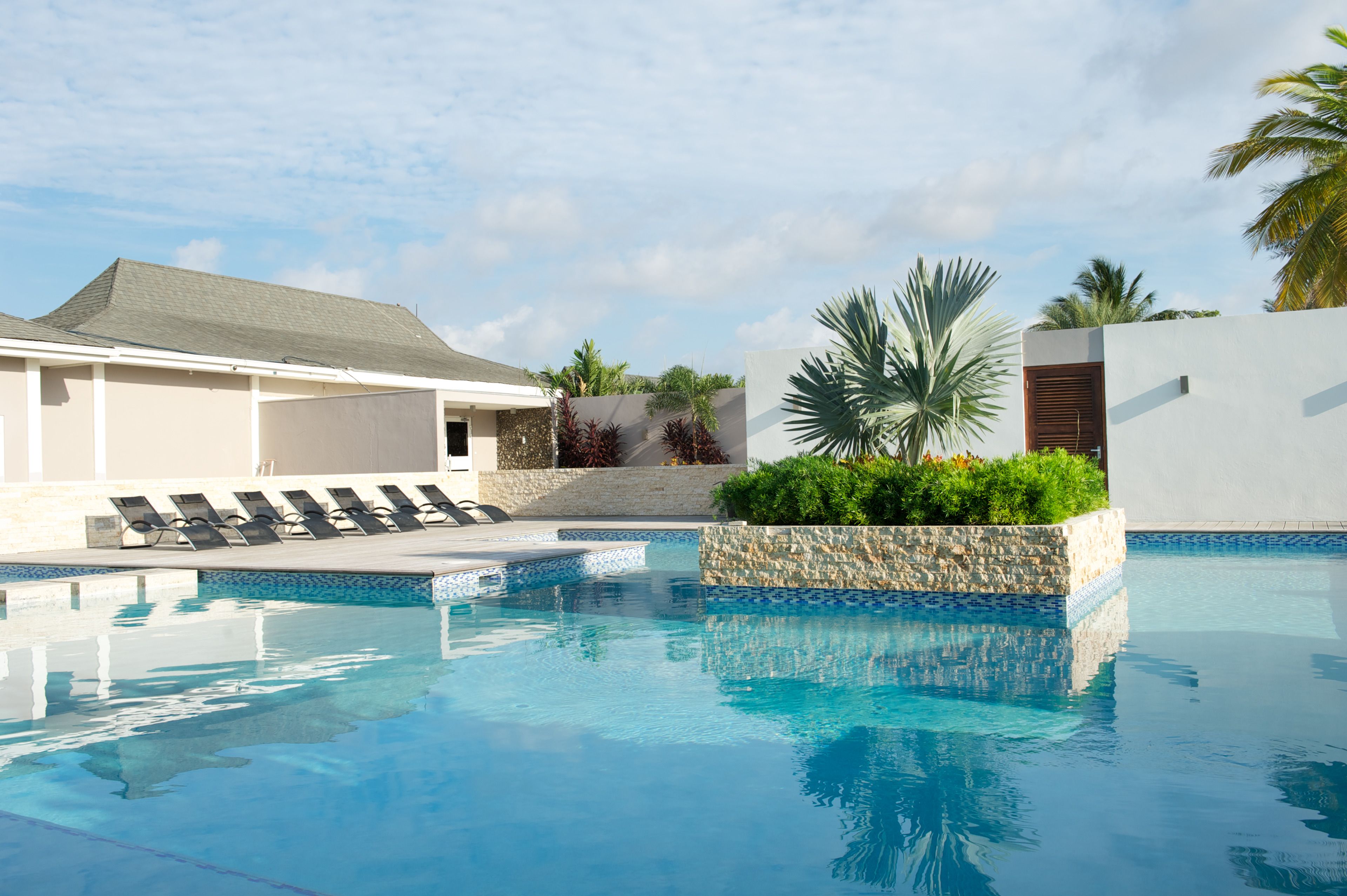 outdoor pool, pool loungers