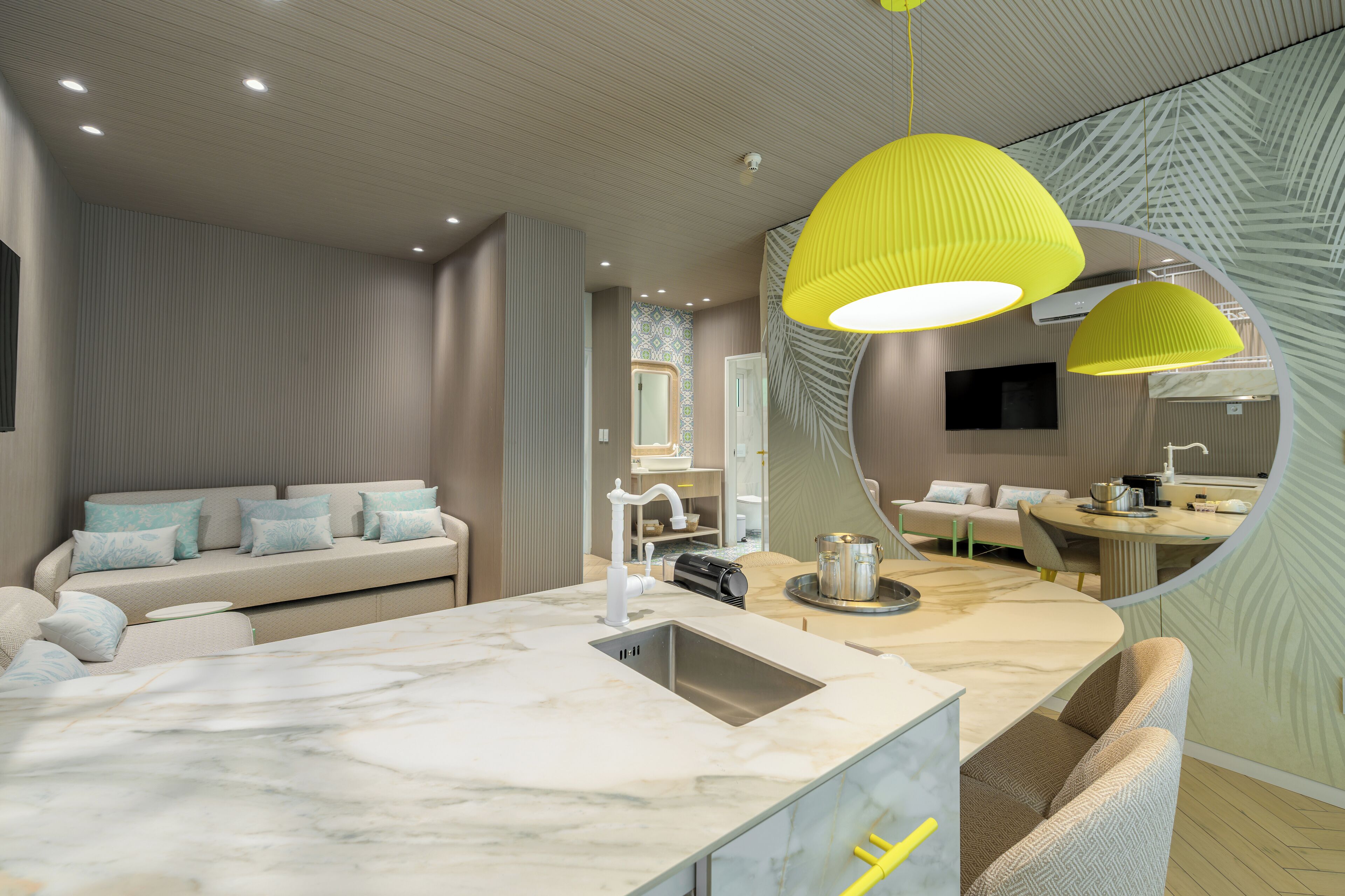 套房, 簡易廚房 (plus, room opens to garden) | 私人廚房 | 電冰箱、微波爐、咖啡機/沖茶器