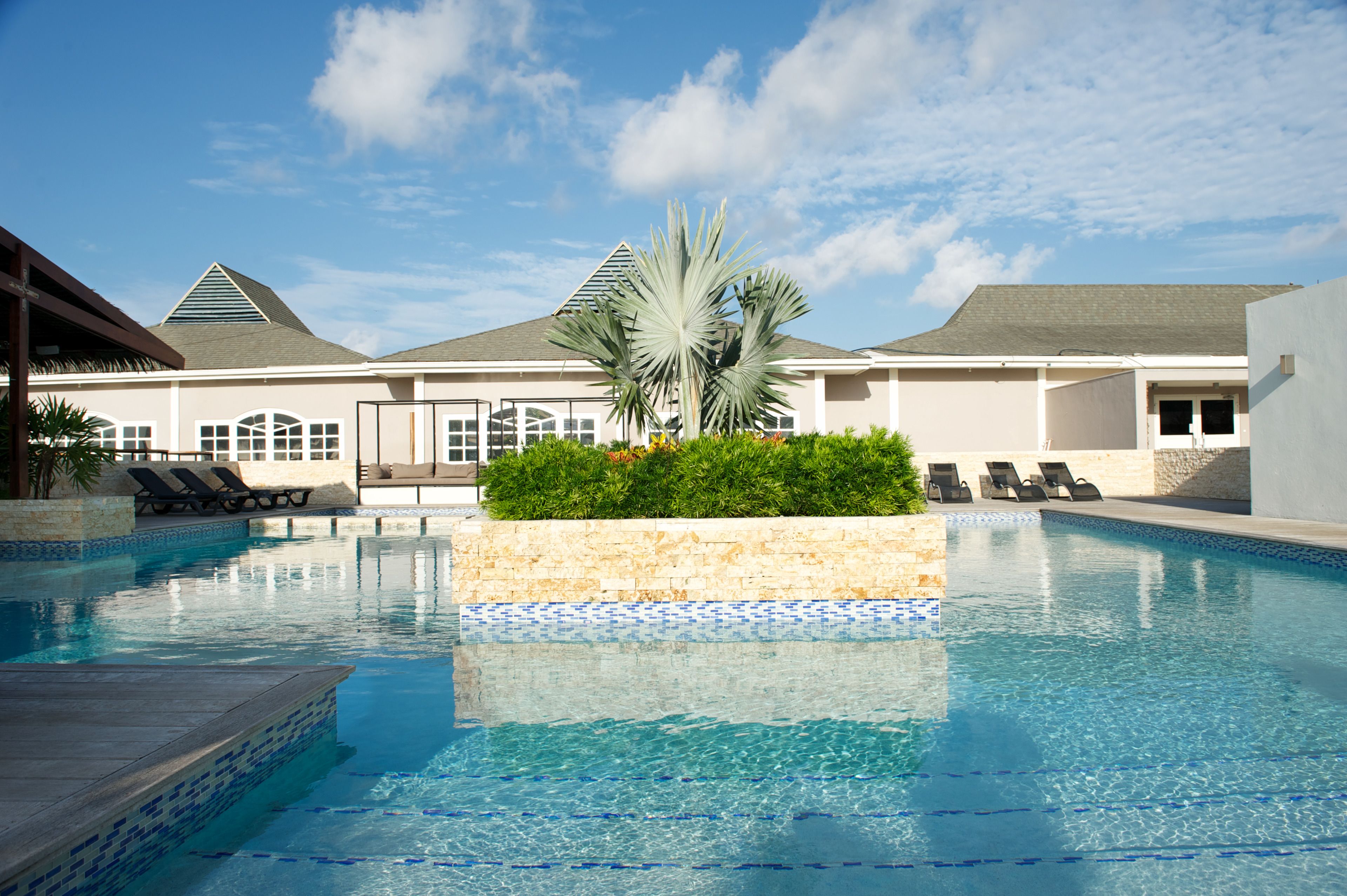 outdoor pool, pool loungers