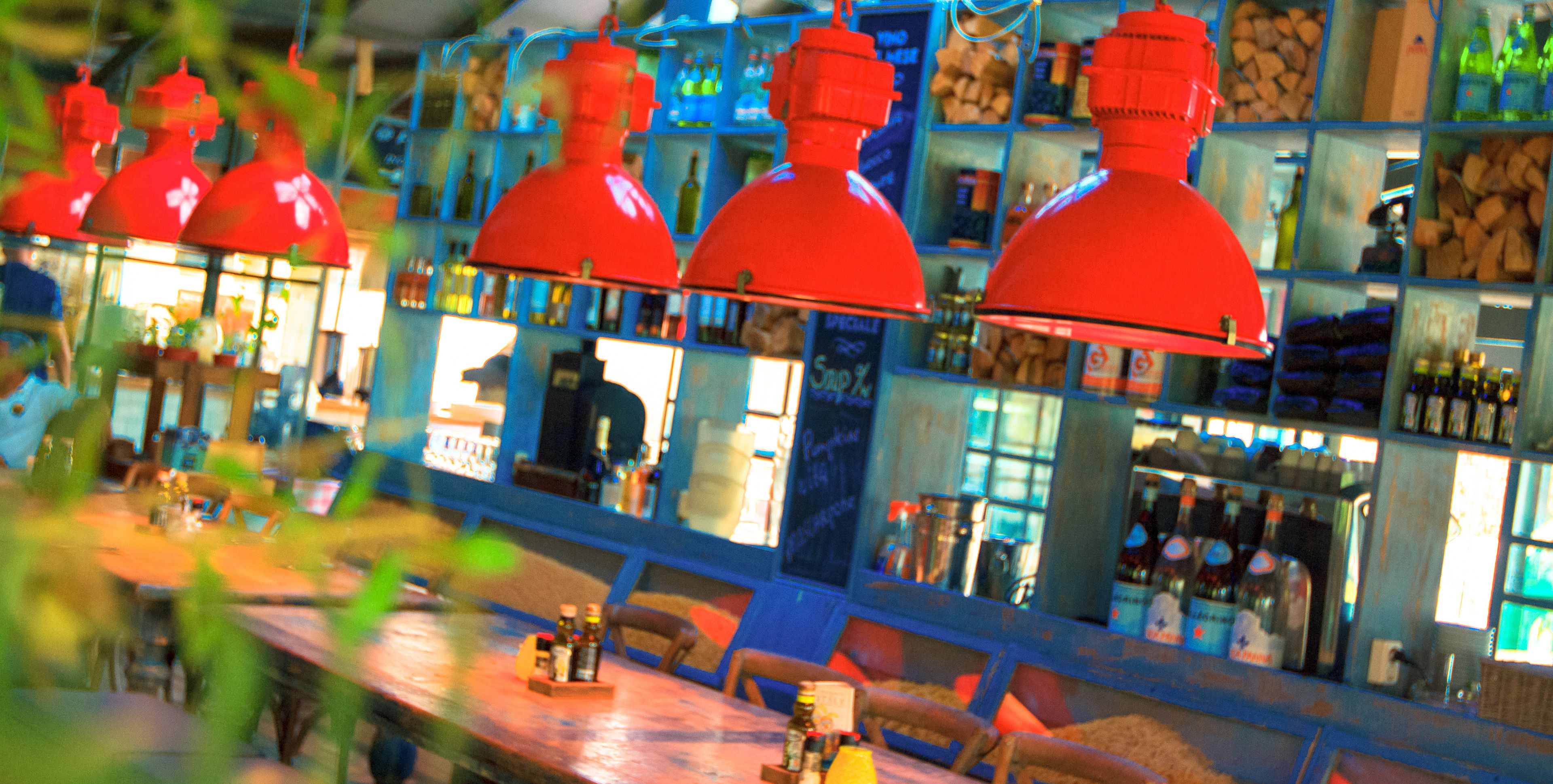 breakfast, lunch, dinner served; international cuisine