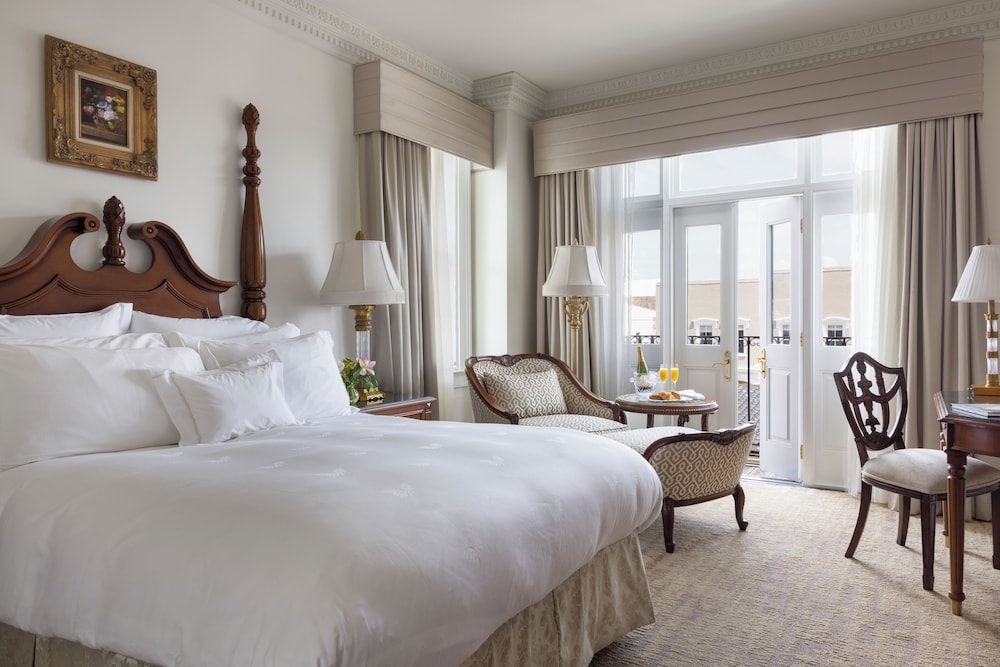 Market Pavilion Hotel by null