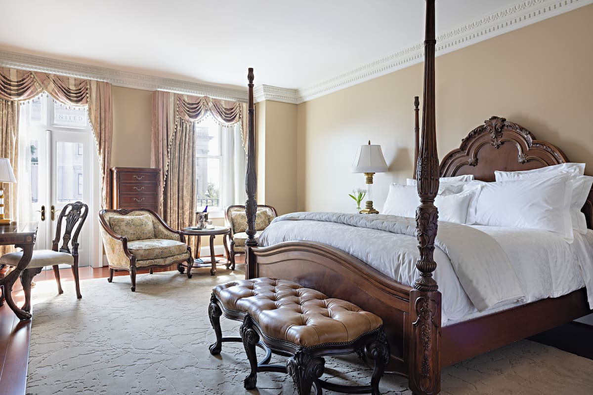 Suite, 1 King-Bett, Eckzimmer | Italienische Bettbezüge von Frette, hochwertige Bettwaren