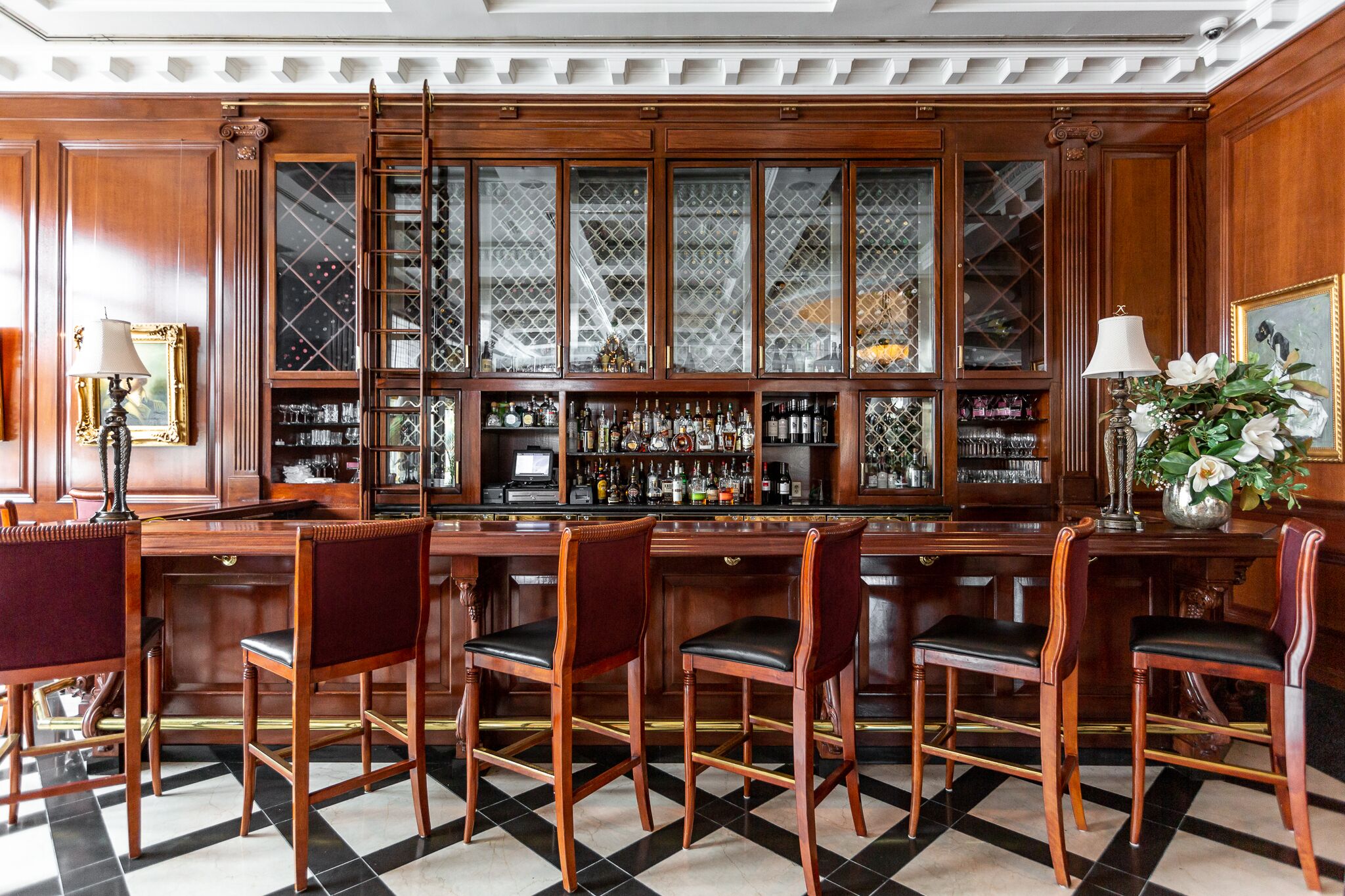 2 bars/lounges, rooftop bar