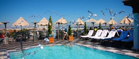 Outdoor pool, sun loungers