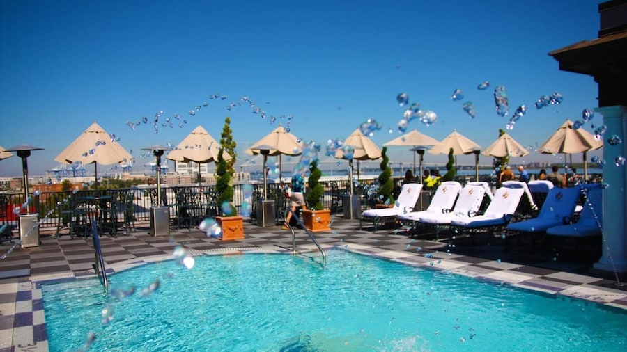 Market Pavilion Hotel