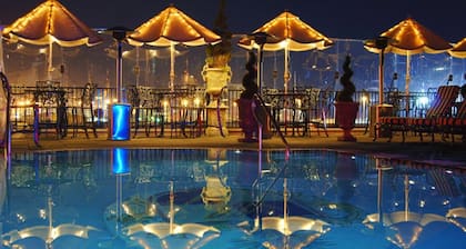 Market Pavilion Hotel