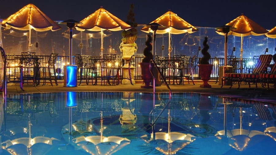 Market Pavilion Hotel