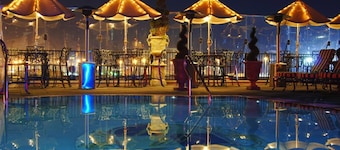Market Pavilion Hotel