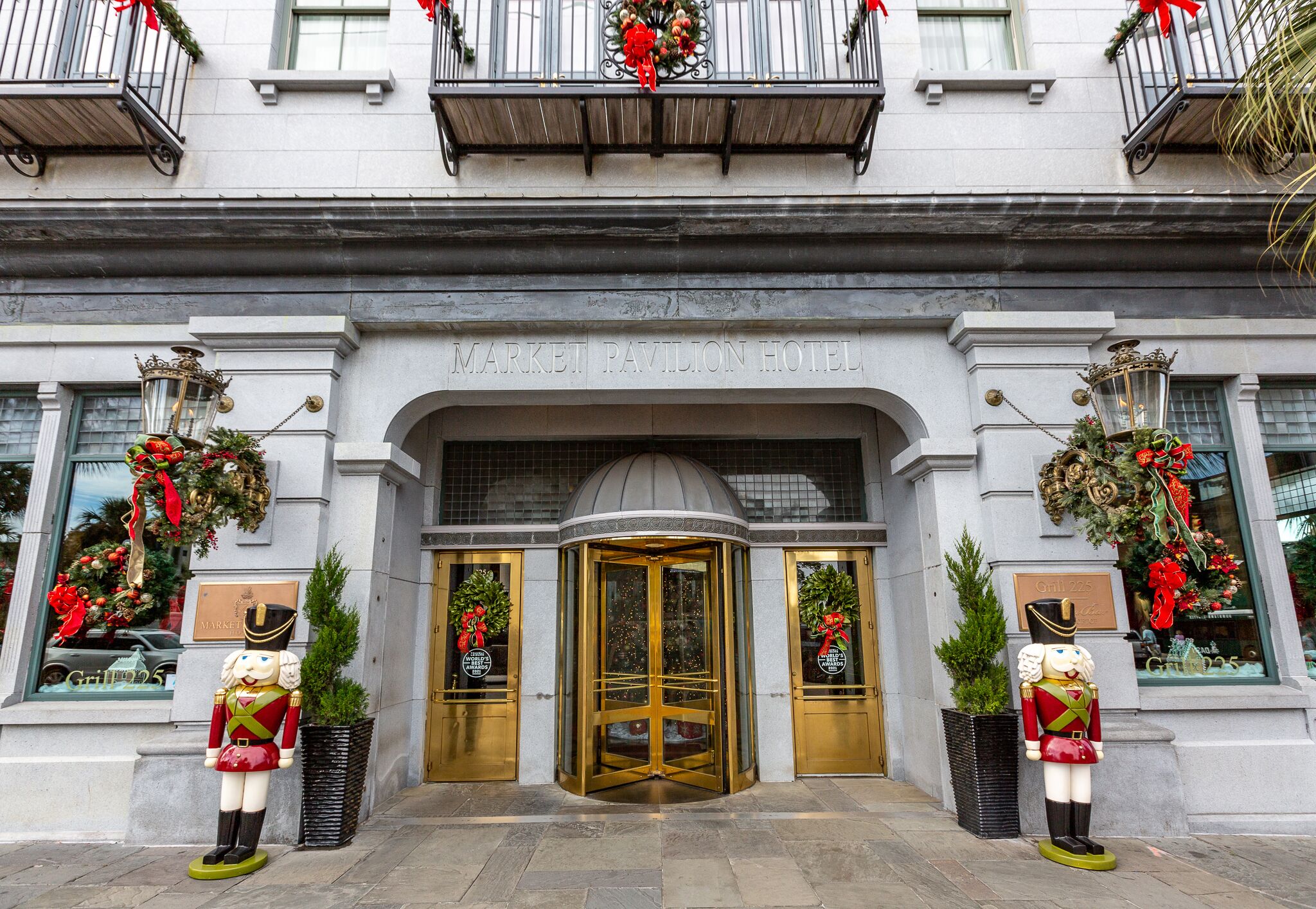 Market Pavilion Hotel in Charleston Find Hotel Reviews Rooms