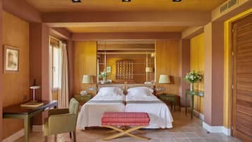 Suíte (Birdie) | 2 quartos, frigobar, cofres nos quartos, individualmente decorados