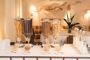 Daily buffet breakfast for a fee - Rio Real Golf & Hotel (Marbella)