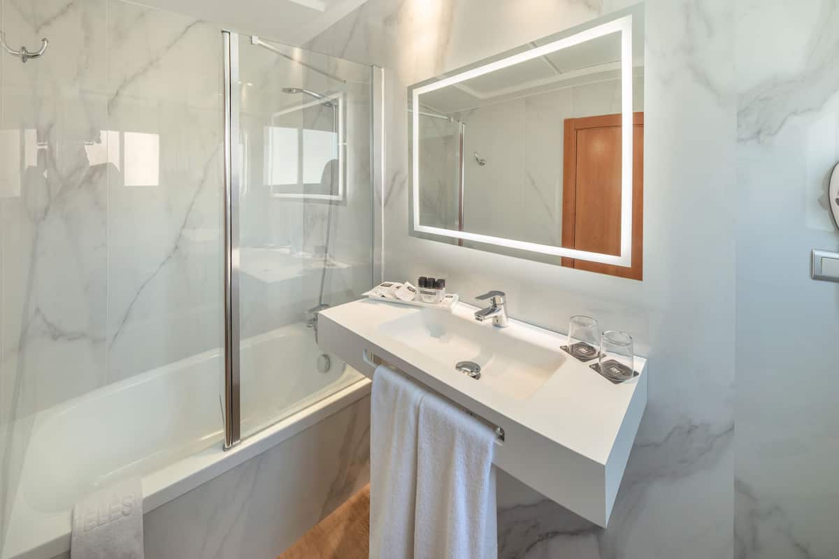 1 bedroom, minibar, in-room safe, desk