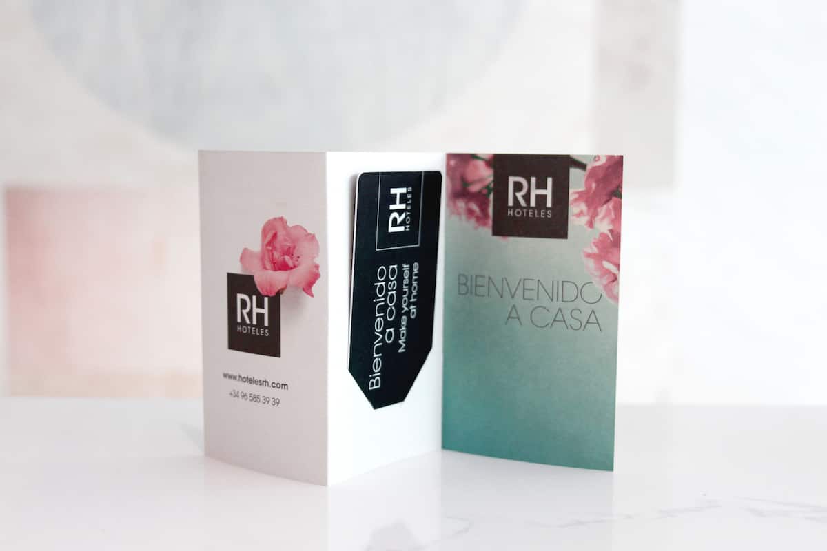 single room | 1 bedroom, minibar, in-room safe, desk